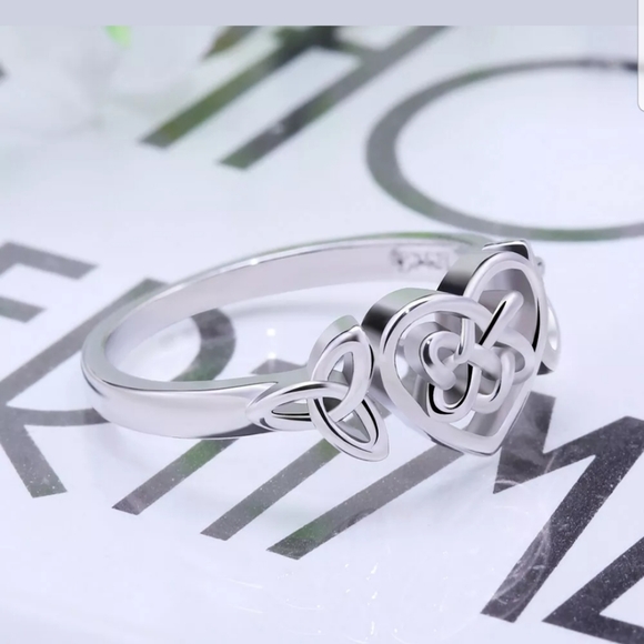 Heart shaped stamped S925 sterling silver ring - Picture 4 of 6